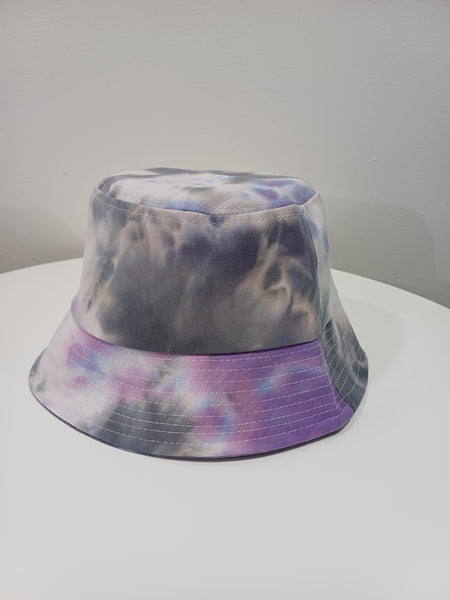 Sombrero de tela, color gris-morado