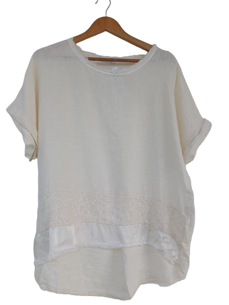 Blusa crema bordada 25000