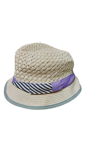 Sombrero beige tejido con detalle de liston