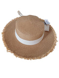 Sombrero beige tejido con detalle de chonga
