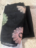 Chalina con flores bordadas